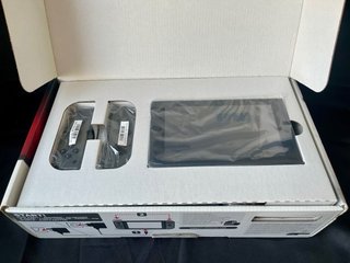 Nintendo Switch + FIFA 23 Legacy Edition