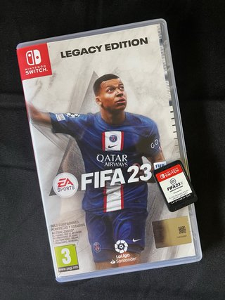 Nintendo Switch + FIFA 23 Legacy Edition