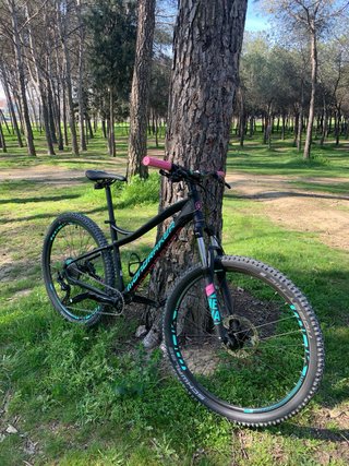 Bicicleta Mondraker Neva 27,5 mujer