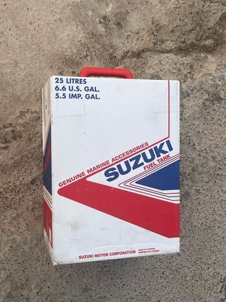 Tanque de gasolina Suzuki 25L