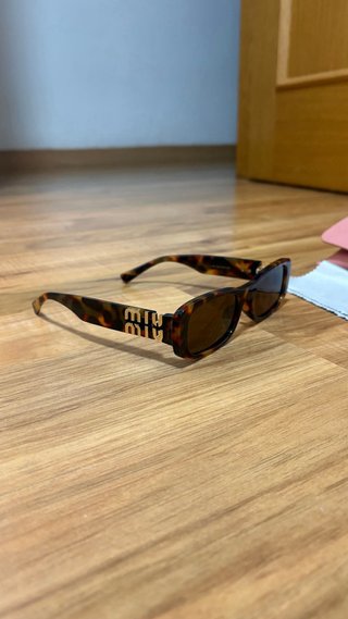 Gafas de sol Miu Miu Tortoise