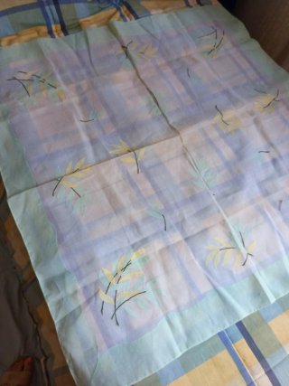 Mantel organza bordado