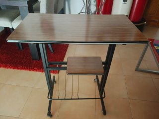 Mesa auxiliar vintage formica