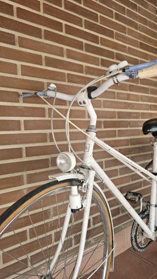 Bicicleta de paseo blanca