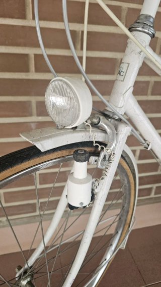 Bicicleta de paseo blanca