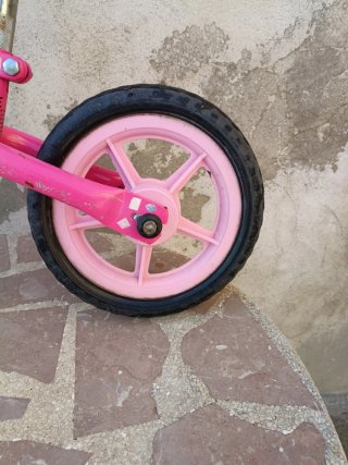 Bicicleta sin pedales rosa Chicco