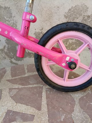Bicicleta sin pedales rosa Chicco