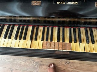 Piano Vertical Antiguo Adolph Lerch París-Londres.