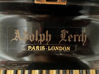 Piano Vertical Antiguo Adolph Lerch París-Londres.