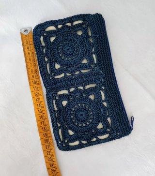 Pochette uncinetto blu