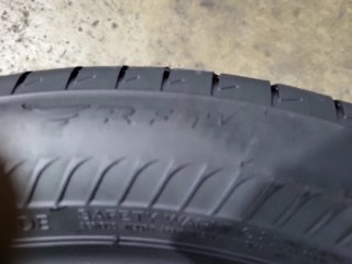 2 Neumáticos 225-50-18 Bridgestone   RFT