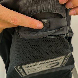 Chaqueta de moto Bering negra y roja