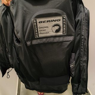 Chaqueta de moto Bering negra y roja