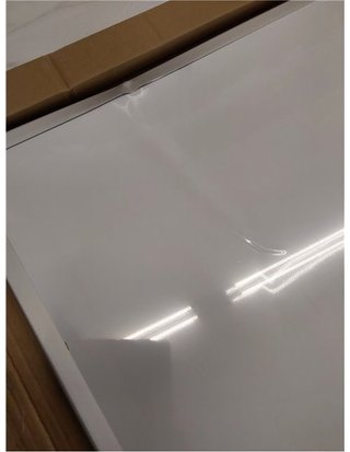 Amazon Basics Pizarra blanca magnética con bandeja para rotuladores y marco de aluminio - 120 cm x 90 cm
