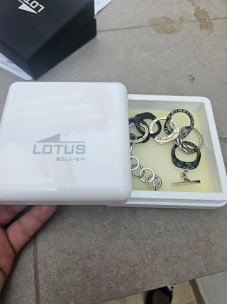 Bracciale Lotus con maglie irregolari in argento e nero