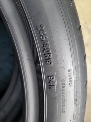 2 Neumáticos  245/40 R19 Goodyear