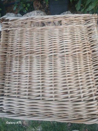 Caja grande de mimbre