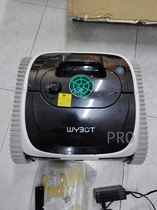 Robot limpiafondos de piscina WYBOT C1