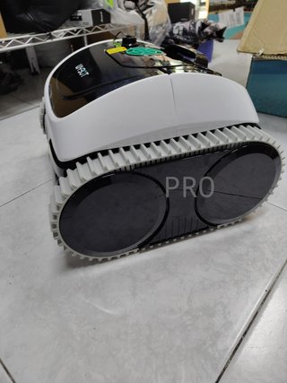 Robot limpiafondos de piscina WYBOT C1