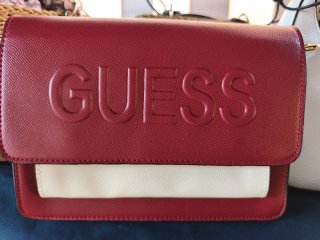 Bolso Guess Rojo y Blanco