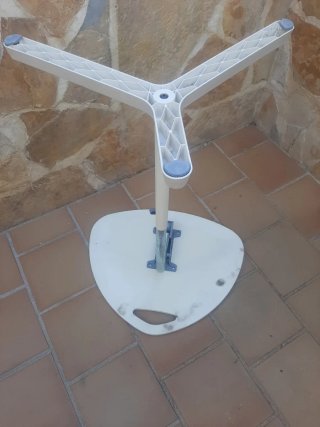 Pata de mesa ajustable