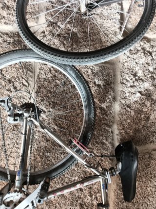 2 Bicicletas (Hombre y Mujer)