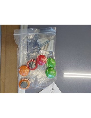 Amazon Basics Pizarra blanca magnética con bandeja para rotuladores y marco de aluminio - 150 cm x 100 cm