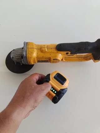 AMOLADORA RADIAL DEWALT DCG412