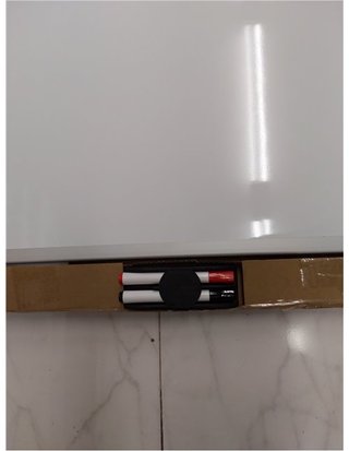 Amazon Basics Pizarra blanca magnética con bandeja para rotuladores y marco de aluminio - 150 cm x 100 cm