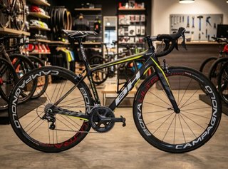 BH Quartz Ultegra11v Bora Ultra Two Talla SM 7kgs