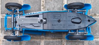 Bugatti Burago Made in Italy Azul 1/18