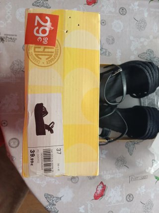 Sandalias negras de cuña
