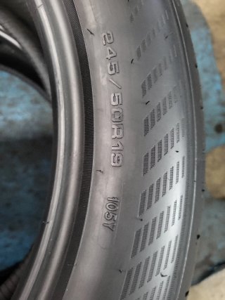 2 Neumáticos  245/50 R19 Goodyear