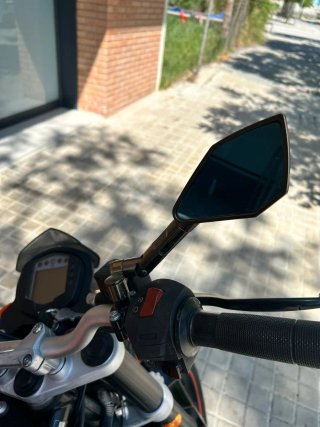 KTM 125 Duke Negra y Naranja