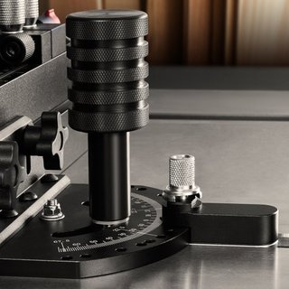 Medidor de Inglete de Precisión, Ranura Estándar 19 x 9.5 mm, Medidor de Inglete de Aleación de Aluminio para Sierra de Mesa con Rejilla de 45.7 cm 15 Paradas de Ángulo Ajustables con Émbolo Carga...