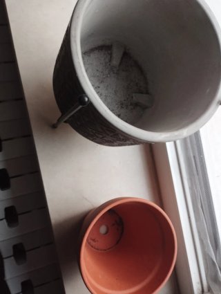 Vaso ceramica decorato con supporto