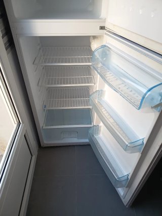 Nevera Beko blanca