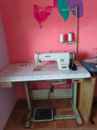 Máquina de coser industrial Brother