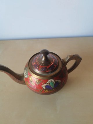 Tetera antigua decorada