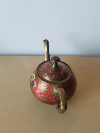 Tetera antigua decorada