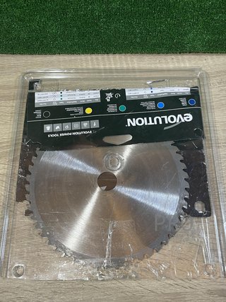 Hoja de sierra de 210 mm Evolution M210TCT-50CS