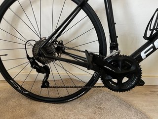 Bici carretera Focus Izalco Race Disc 9.8 Carbono