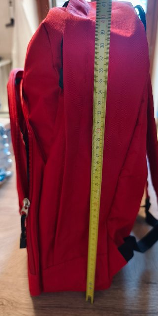 Zaino leggero in nylon rosso