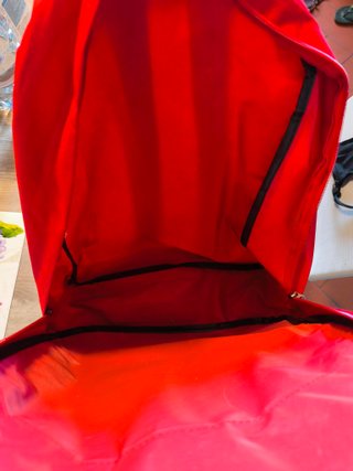 Zaino leggero in nylon rosso