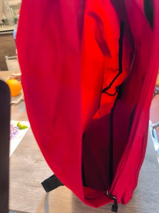 Zaino leggero in nylon rosso