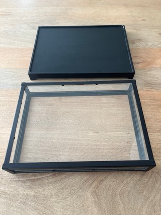 Vitrina H&M Home Cristal y Metal Negra