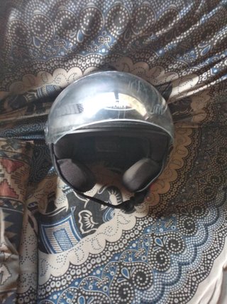 Casco Negro Mate con Visera