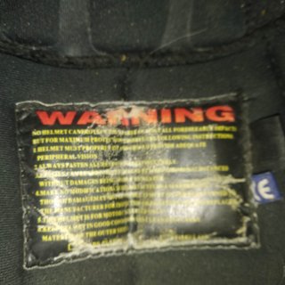 Casco Negro Mate con Visera