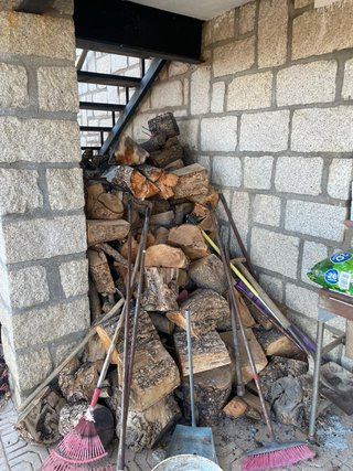 Leña de encina seca (aprox. 2000 kg)
