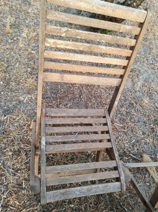 Conjunto mesa y sillas de madera
